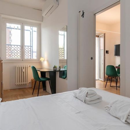 Luxury Apartment Savona 65 Milan Bagian luar foto