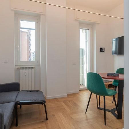 Luxury Apartment Savona 65 Milan Bagian luar foto