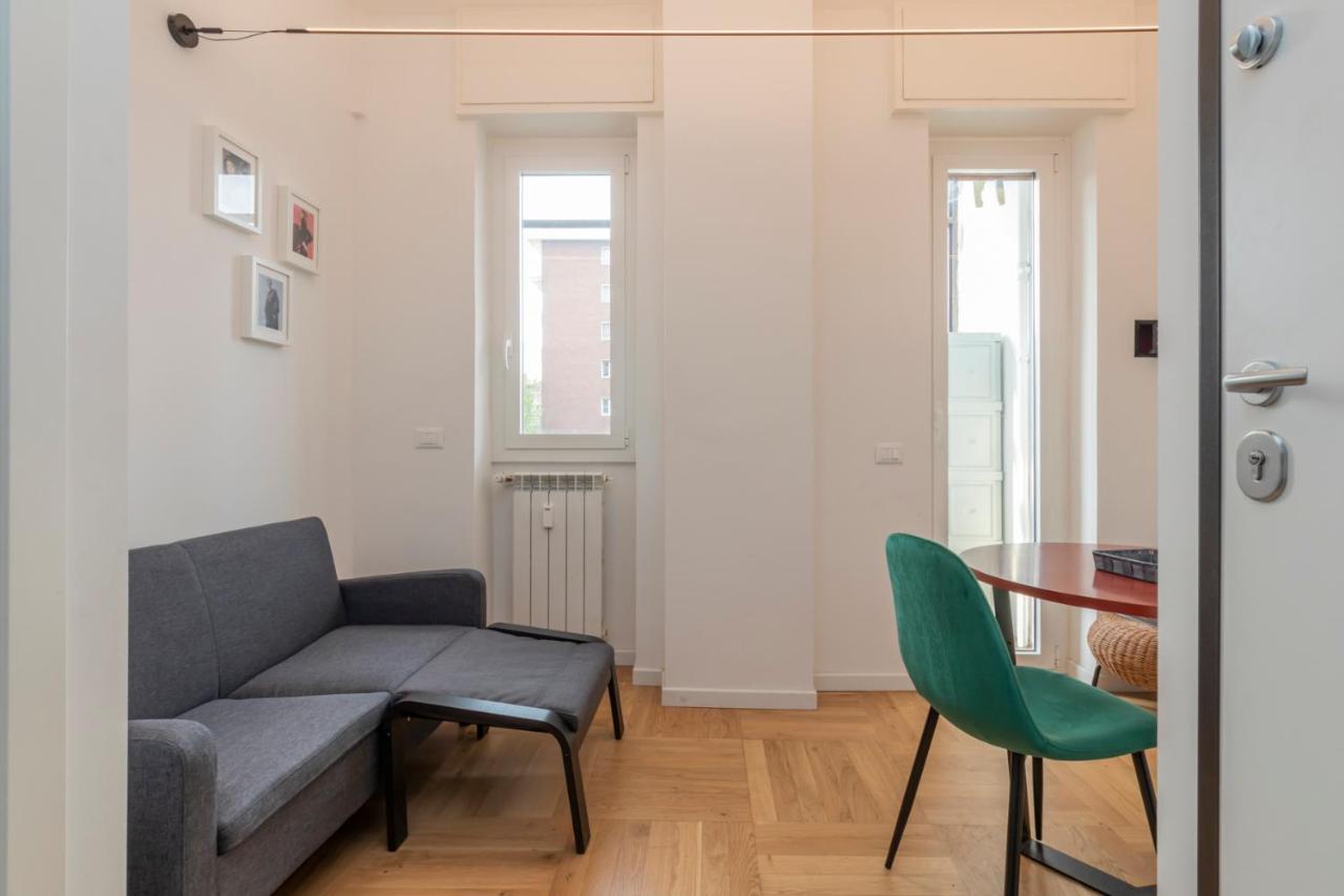Luxury Apartment Savona 65 Milan Bagian luar foto