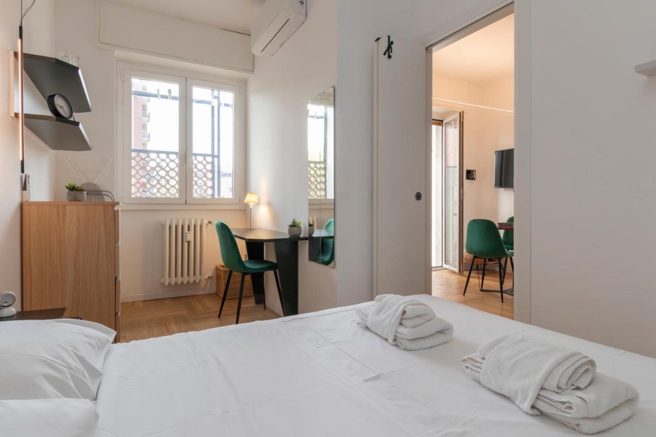 Luxury Apartment Savona 65 Milan Bagian luar foto