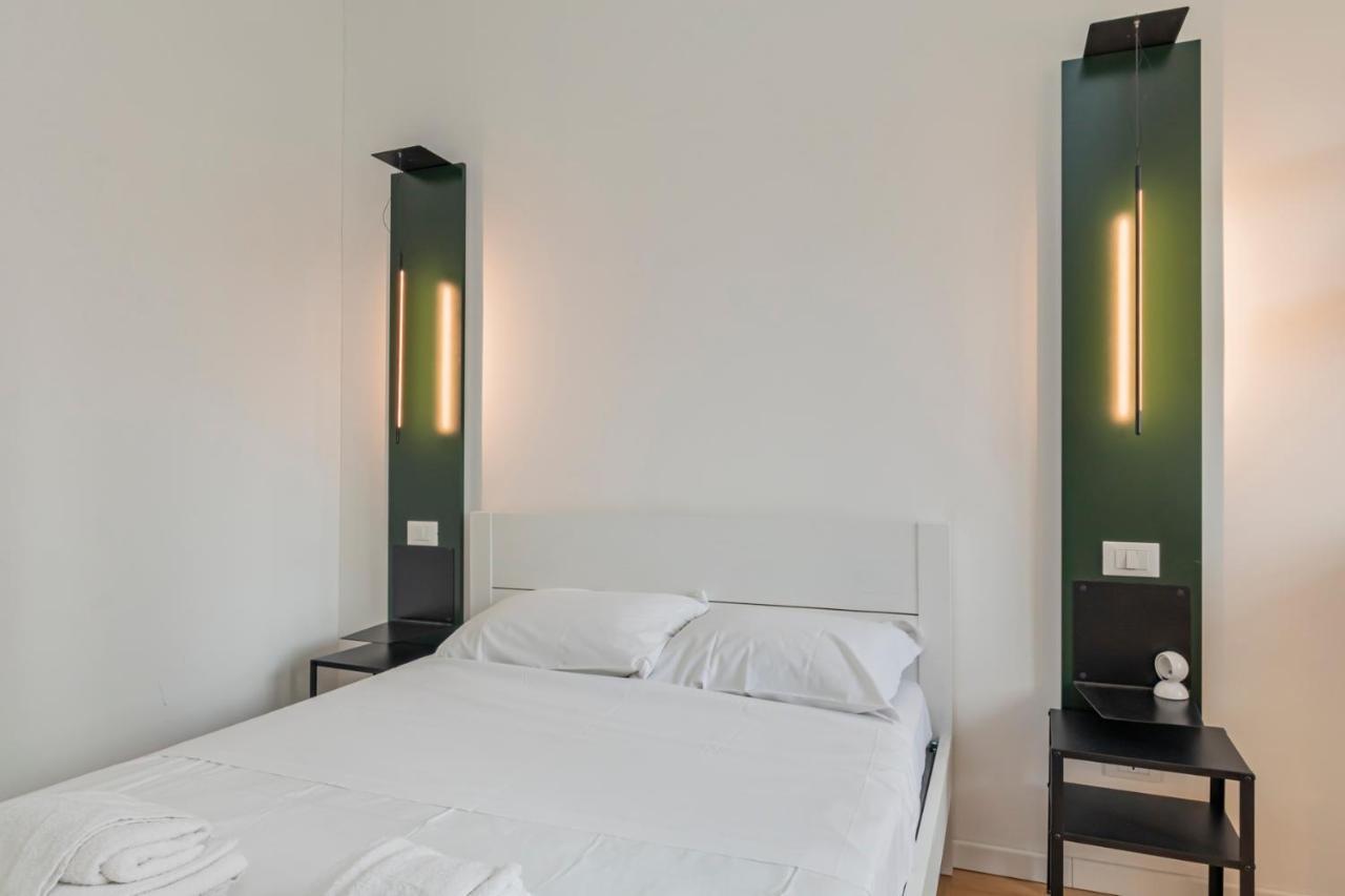Luxury Apartment Savona 65 Milan Bagian luar foto