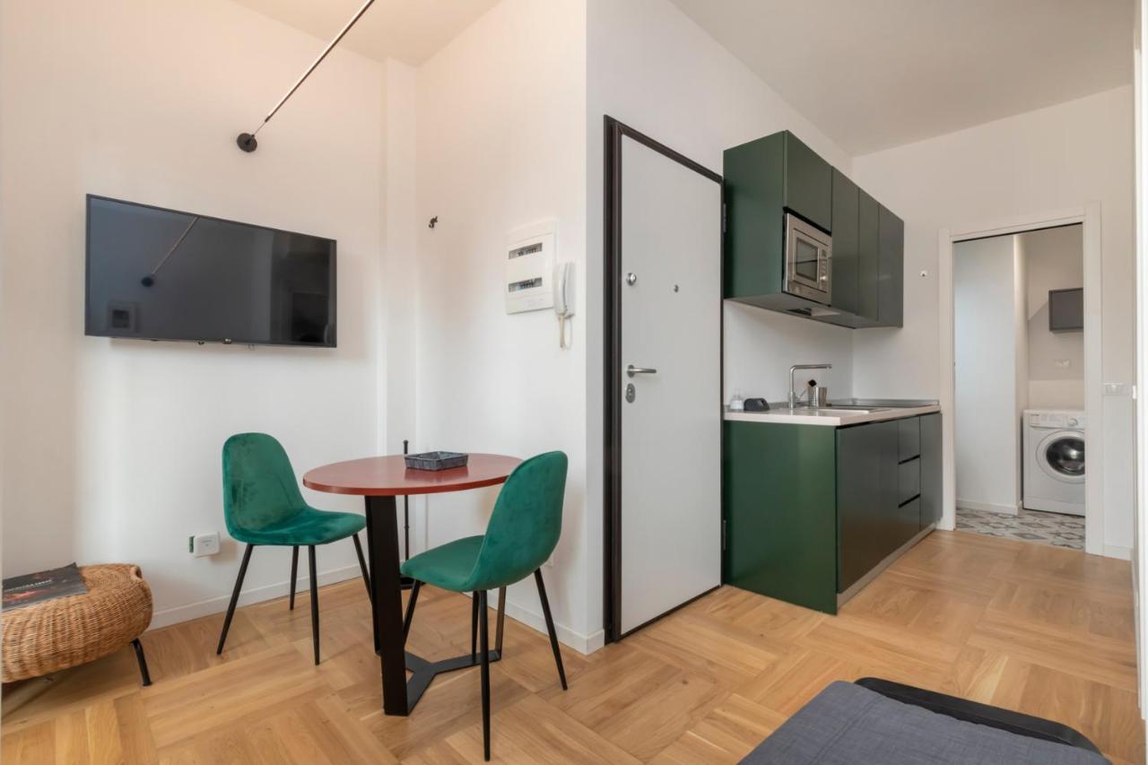 Luxury Apartment Savona 65 Milan Bagian luar foto