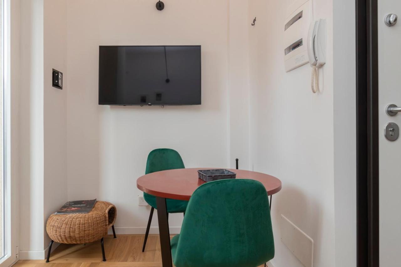 Luxury Apartment Savona 65 Milan Bagian luar foto