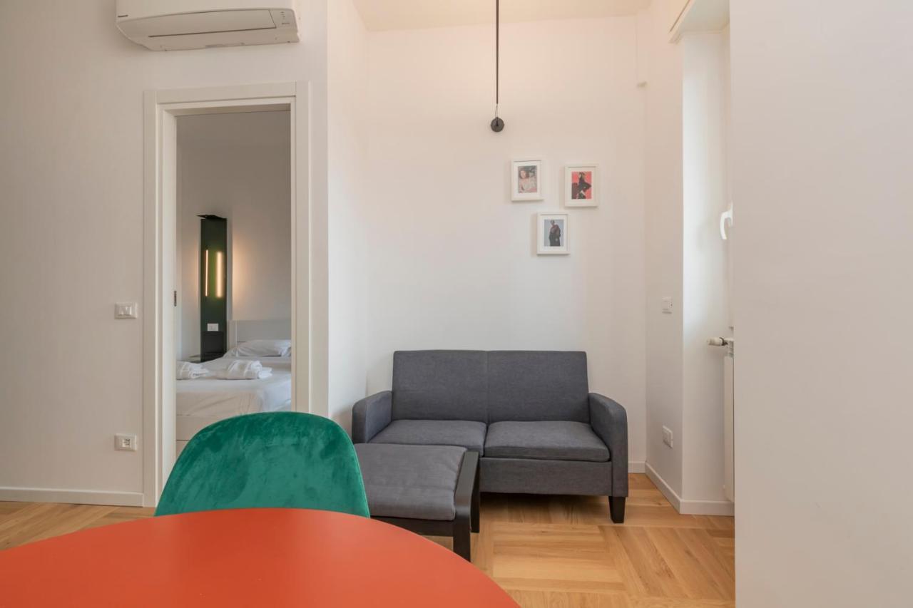 Luxury Apartment Savona 65 Milan Bagian luar foto