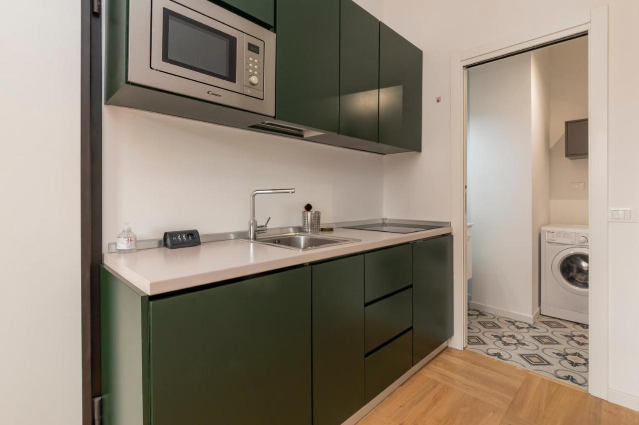 Luxury Apartment Savona 65 Milan Bagian luar foto