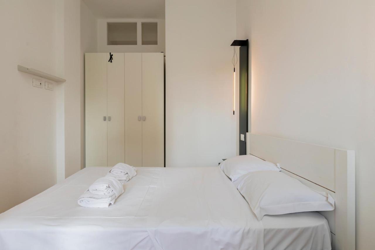 Luxury Apartment Savona 65 Milan Bagian luar foto