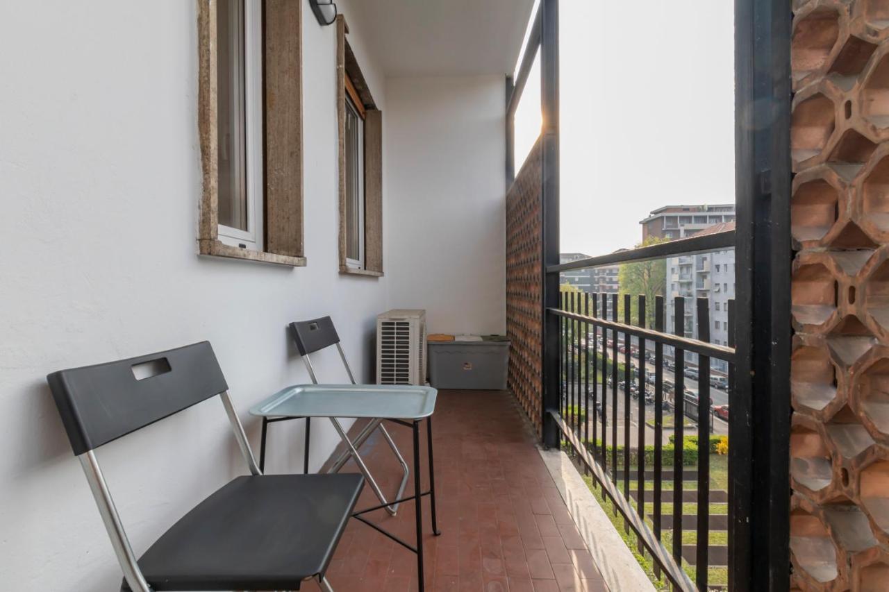 Luxury Apartment Savona 65 Milan Bagian luar foto