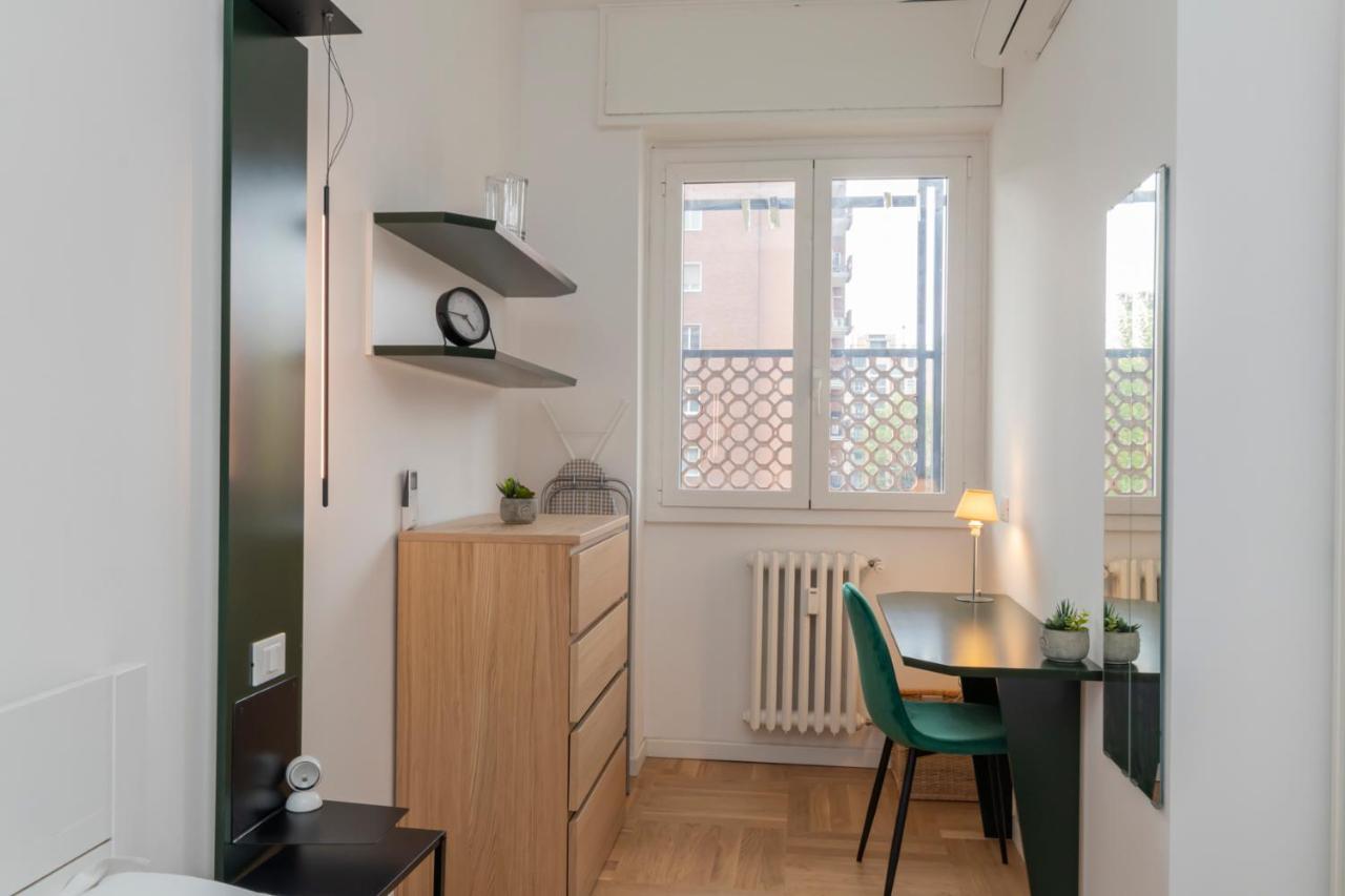 Luxury Apartment Savona 65 Milan Bagian luar foto